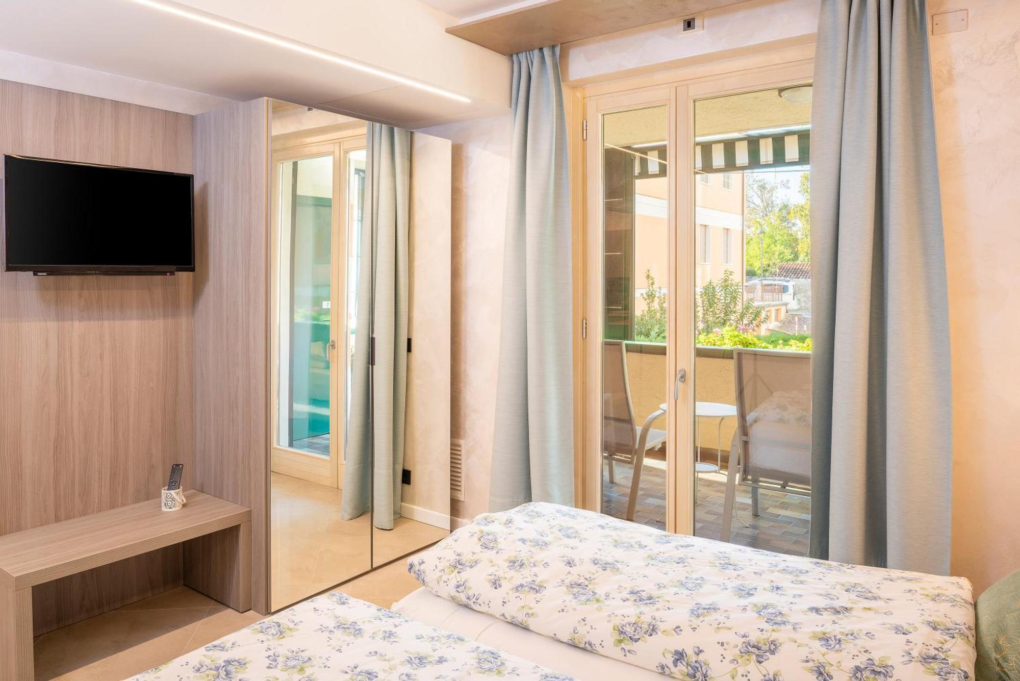 Blue Lake Residence - Bardolino Zewnętrze zdjęcie